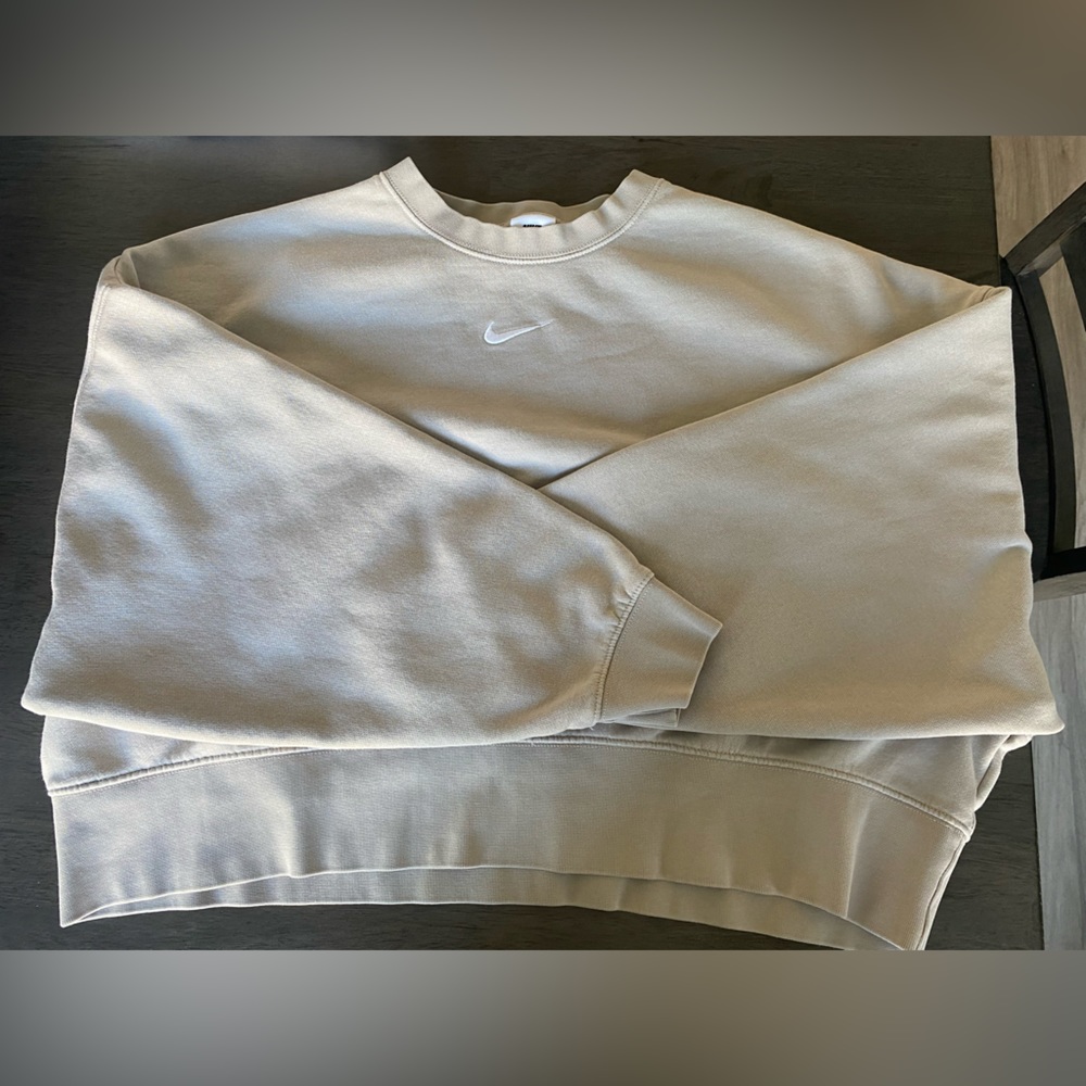 Oversized cropped hoodie ☀️ Nike  women’s M